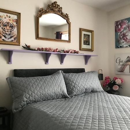 The Glam Cave Apartamento Bushbury Exterior foto